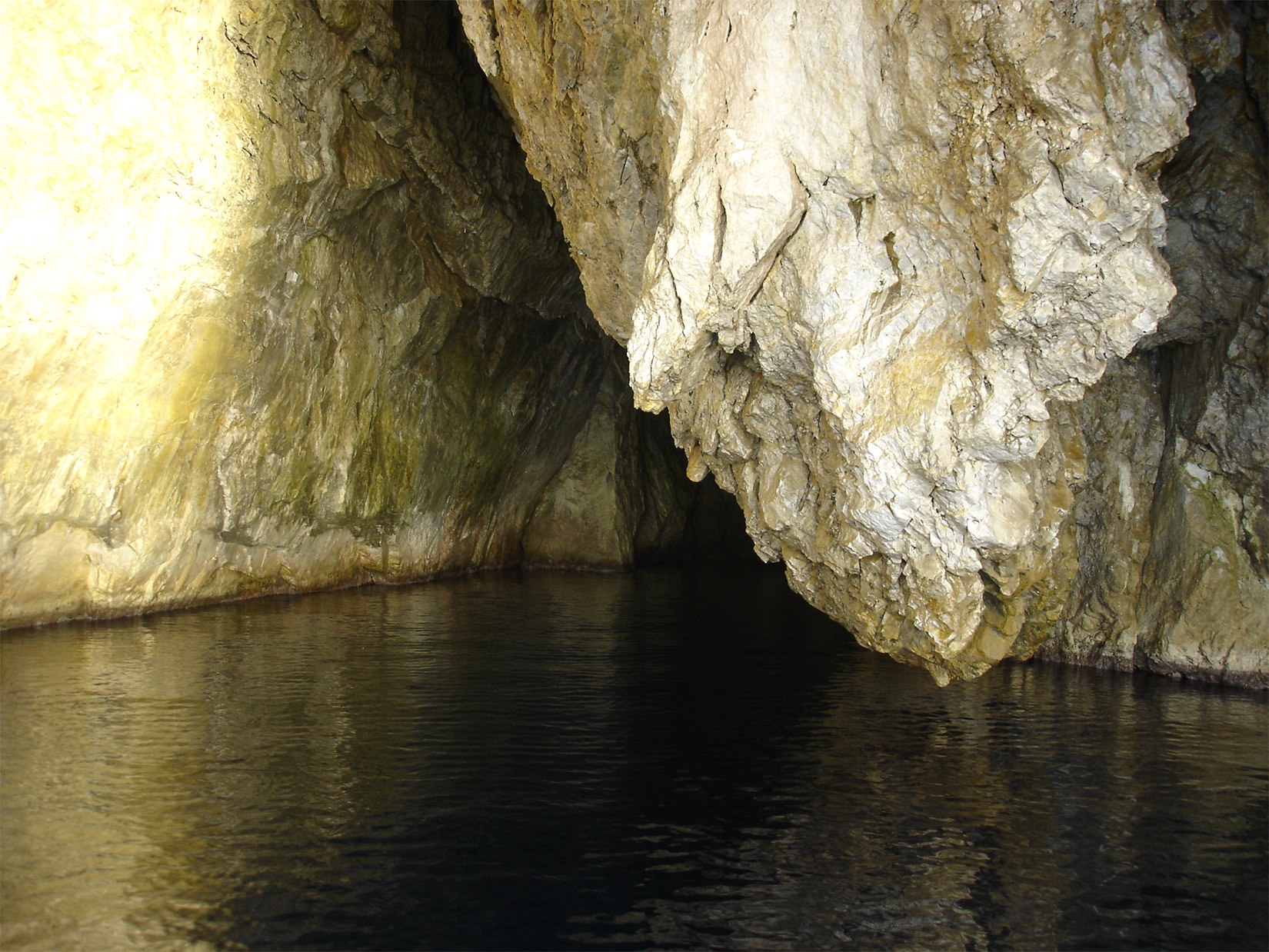 georgitsi-cave-01