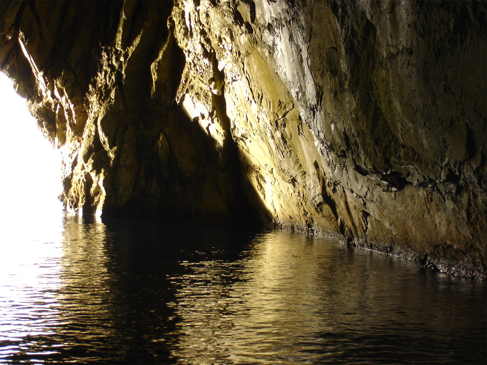 georgitsi-cave-02