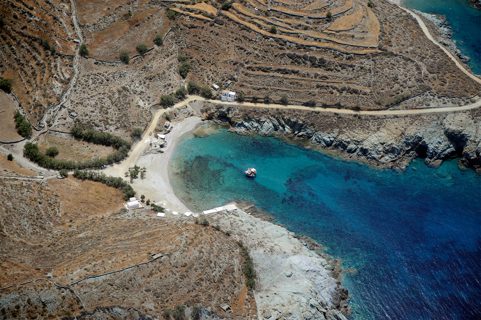AGHIOS-GEORGIOS-beach-1.jpg